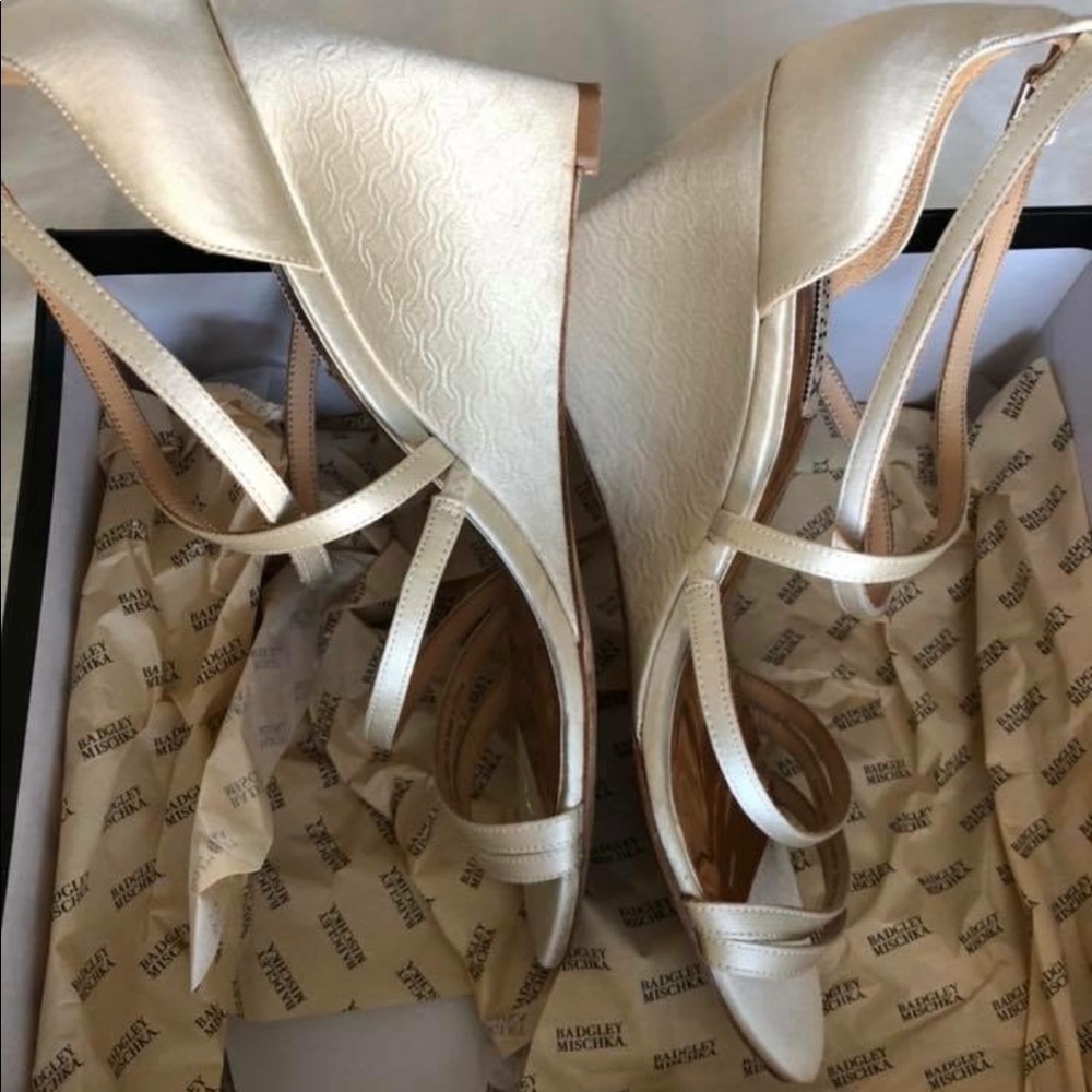 BHLDN Badgley Mischka Wedding Bridesmaid Heels - Picture 3 of 6